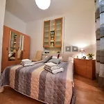Viola Apartman *