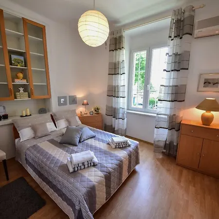 Viola Apartman *